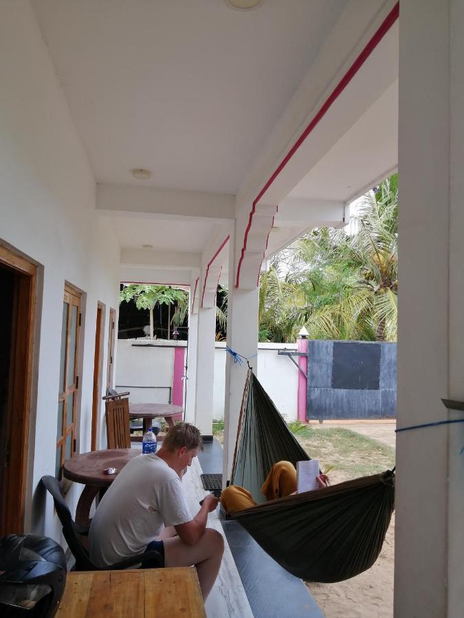 Beach Life Uppuveli Trincomalee Bagian luar foto