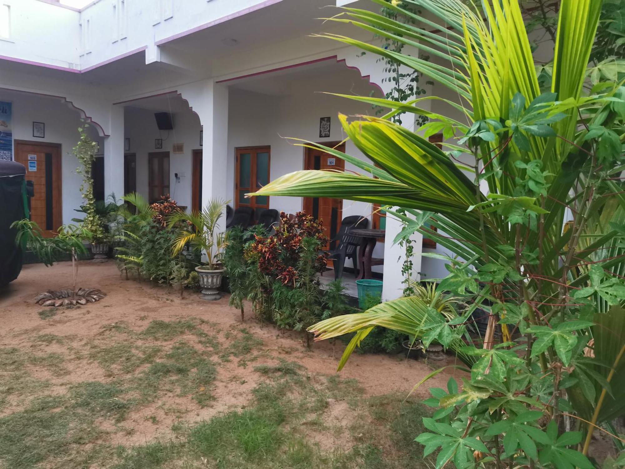 Beach Life Uppuveli Trincomalee Bagian luar foto